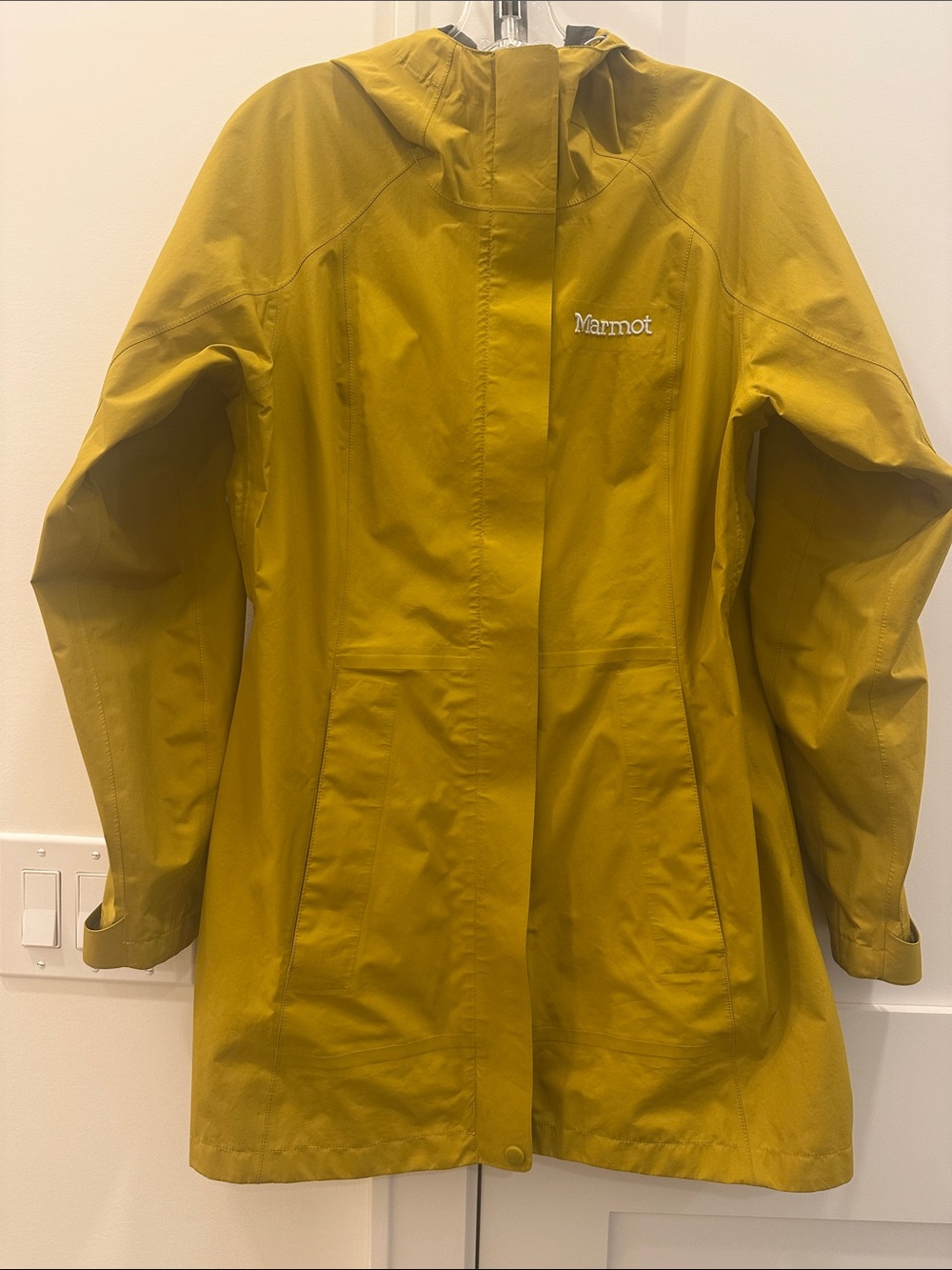 Marmot mustard yellow Gore-Tex rain jacket size medium